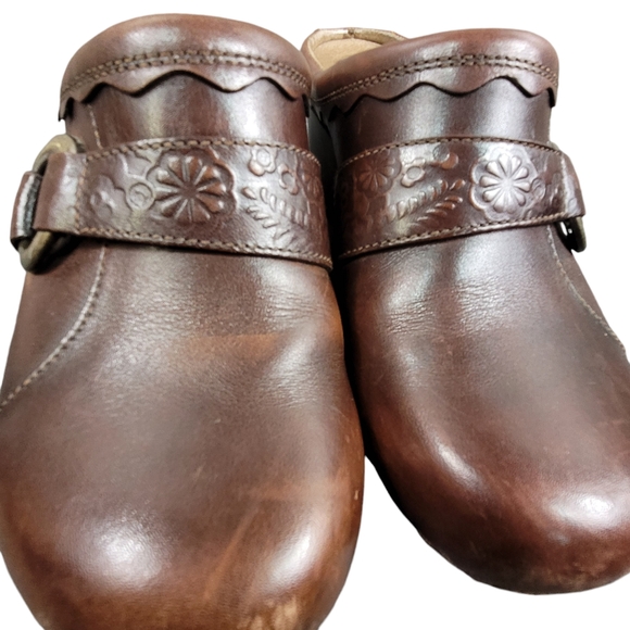 Dansko Ingrid Mule Clog Shoes Womens 39 EU 8.5 Brown Leather Embossed Never Worn - Picture 8 of 15